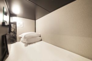dormir-japon-pas-cher-hotel-capsule